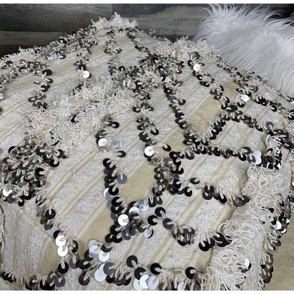 Vintage Handira Pouf, Moroccan Floor Pillow, Berber Ottoman Pouf - Picture 6 of 10